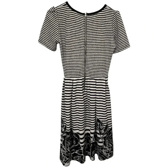 Lularoe Floral Stripped Dipped Amelia Dress NWOT - Picture 4 of 5